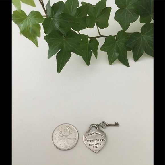 Return to Tiffany pendant charm - Picture 3 of 3